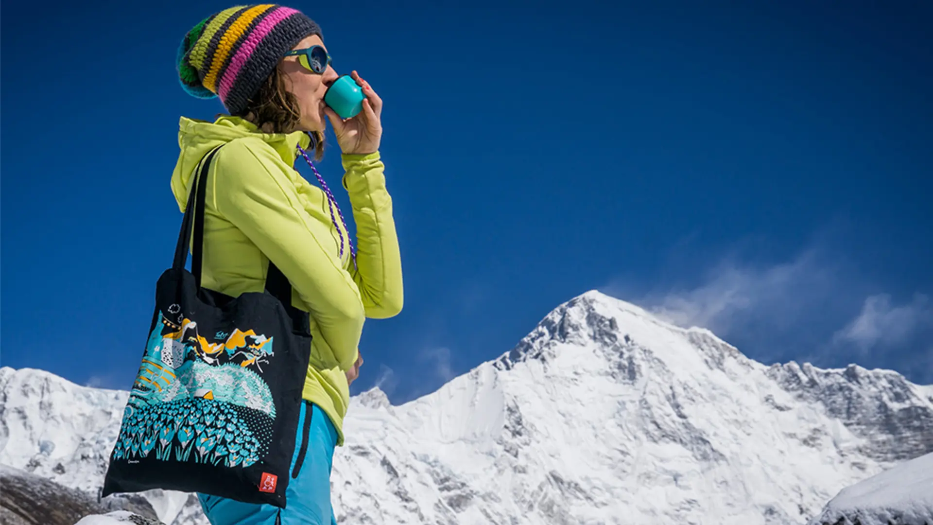 Wycieczka w góry z torbą bawełnianą oraz kubkiem termicznym